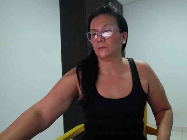 abriyiz-92 webcam