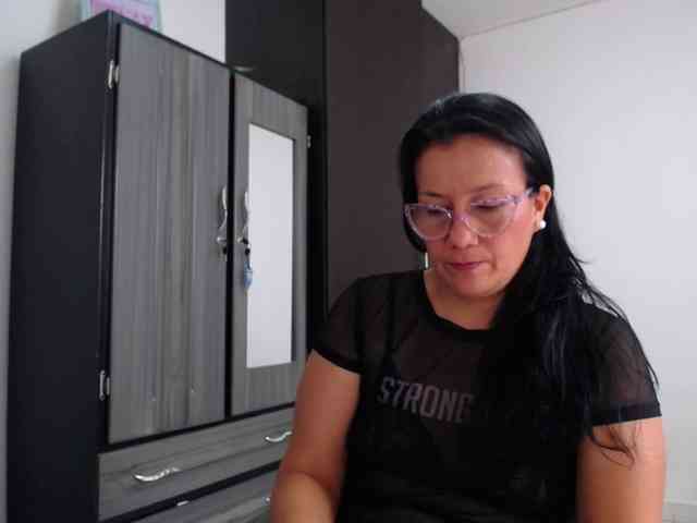 abriyiz-92 webcam