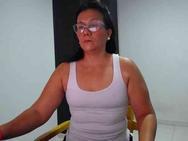 abriyiz-92 webcam