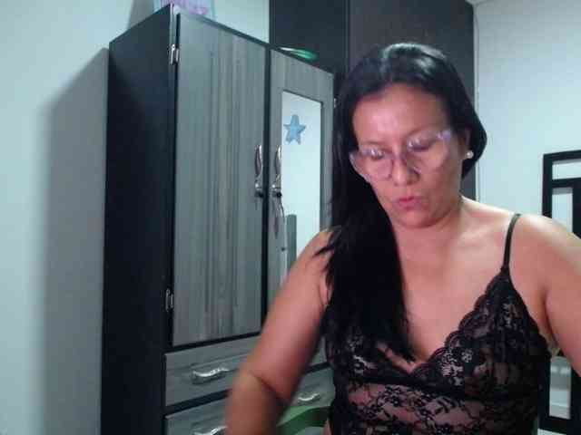 abriyiz-92 webcam