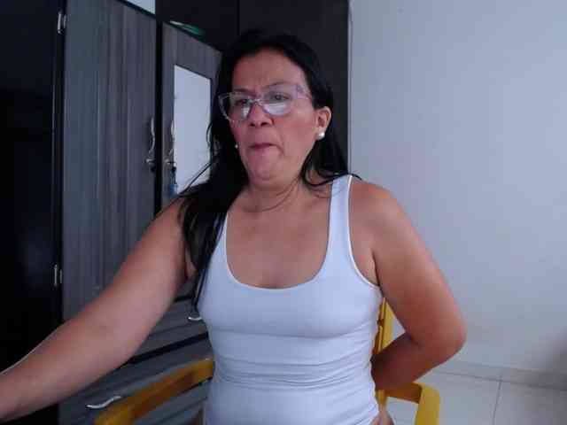 abriyiz-92 webcam