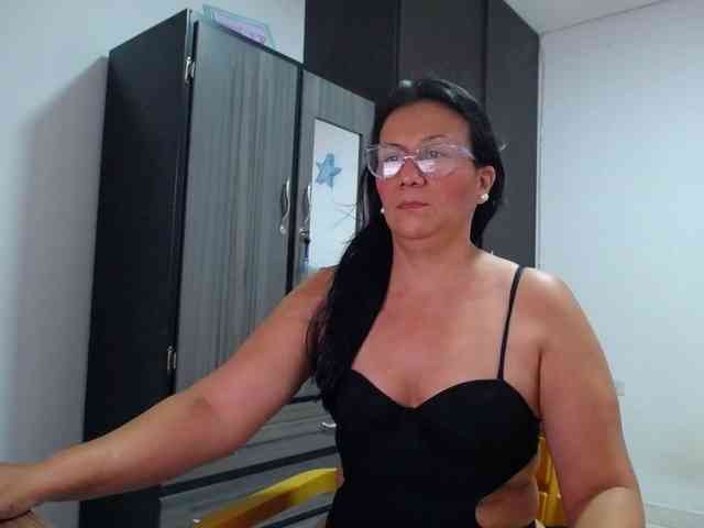 abriyiz-92 webcam