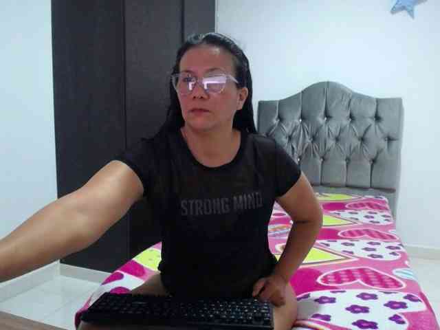 abriyiz-92 webcam
