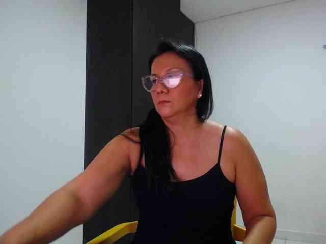 abriyiz-92 webcam