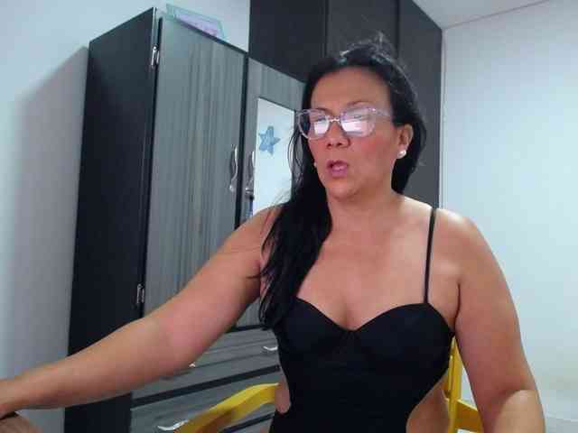 abriyiz-92 webcam