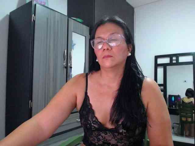 abriyiz-92 webcam