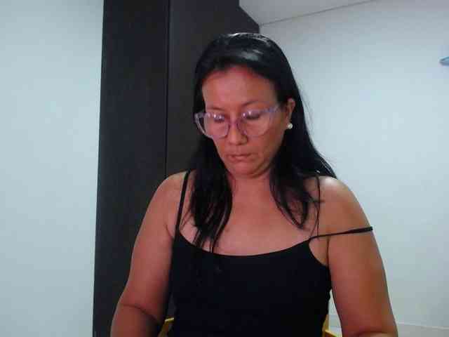 abriyiz-92 webcam