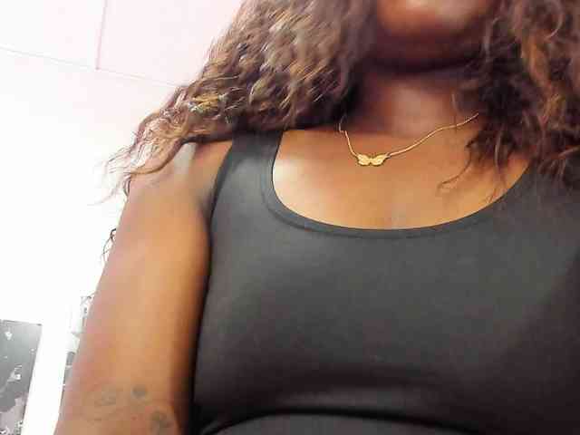 BrianaBrown webcam