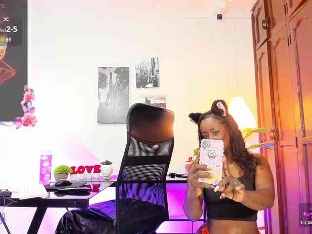 BrianaBrown webcam