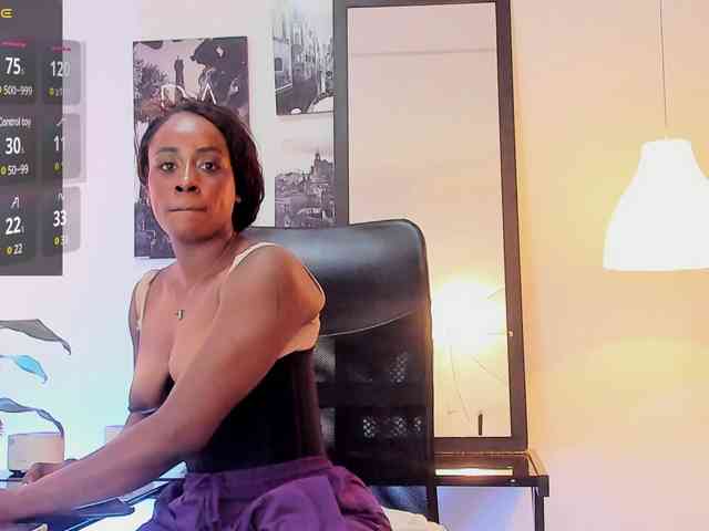 BrianaBrown webcam