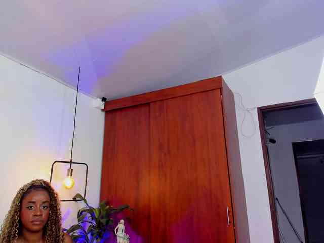 BrianaBrown webcam