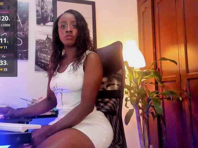 BrianaBrown webcam