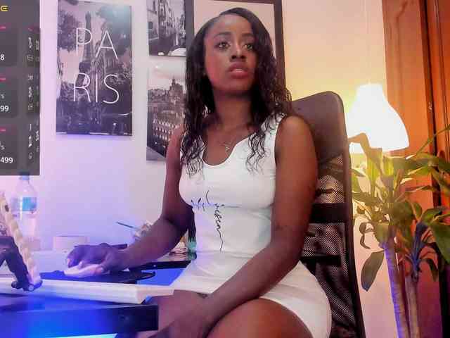 BrianaBrown webcam