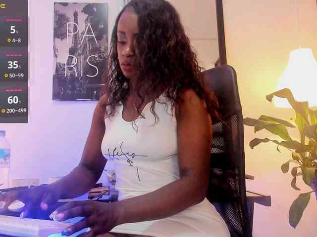 BrianaBrown webcam