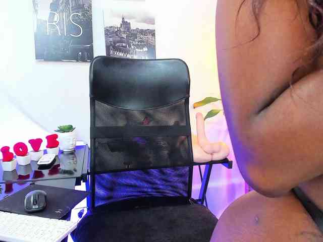 BrianaBrown webcam