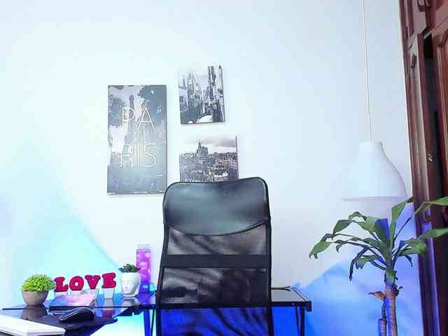 BrianaBrown webcam
