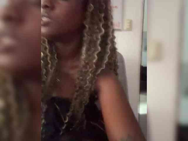 BrianaBrown webcam