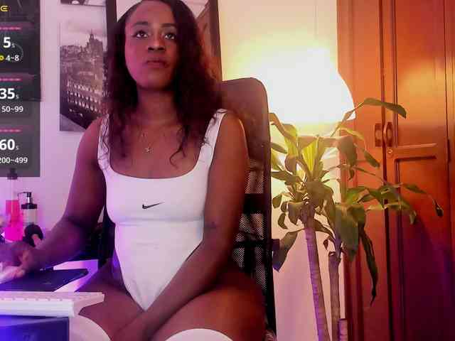BrianaBrown webcam