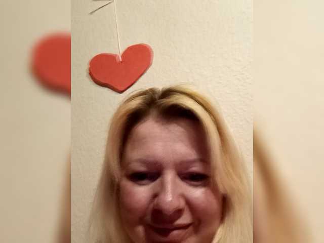 Sukie-Sukie's BongaCams show and profile