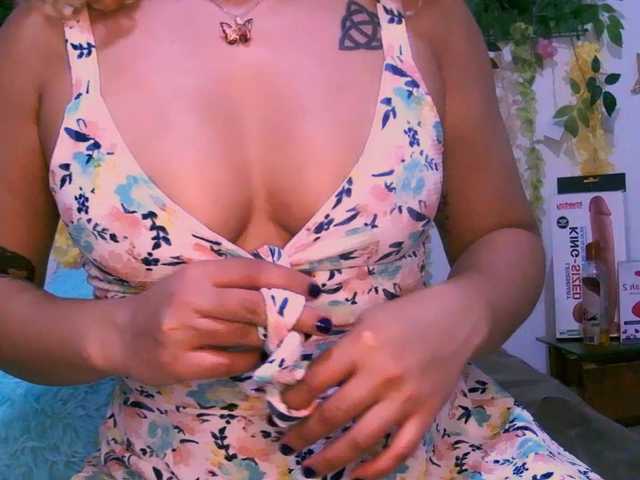 Crystal25 webcam bongacams model stream image