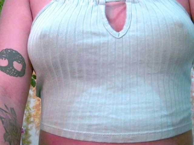 Crystal25's BongaCams show and profile