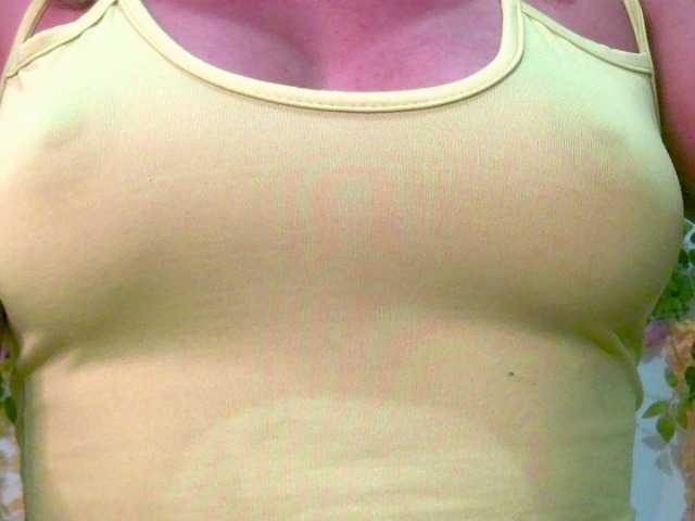 Crystal25's BongaCams show and profile