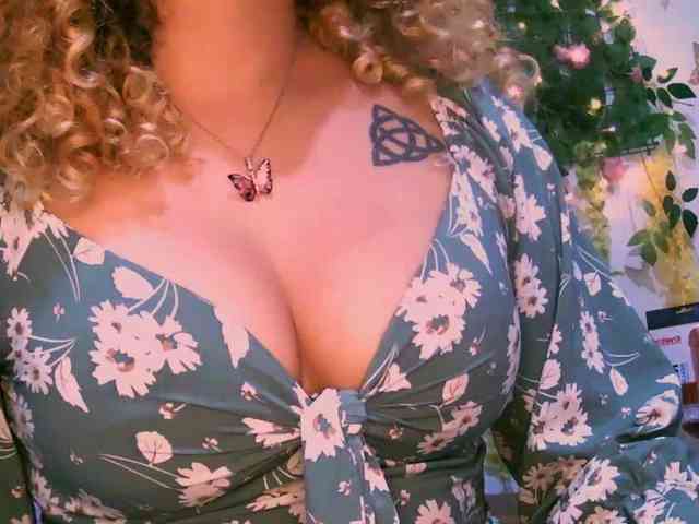 real web cam show Crystal25