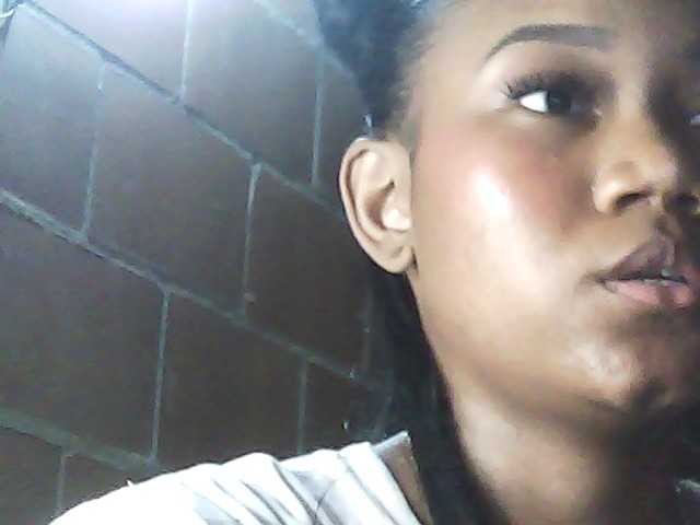 fariana webcam bongacams model stream image