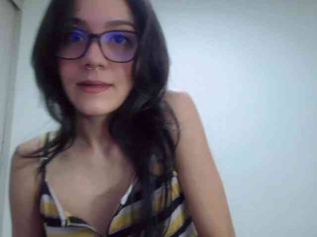 Roxy-smithh webcam