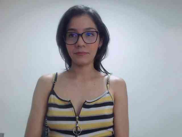 Roxy-smithh webcam