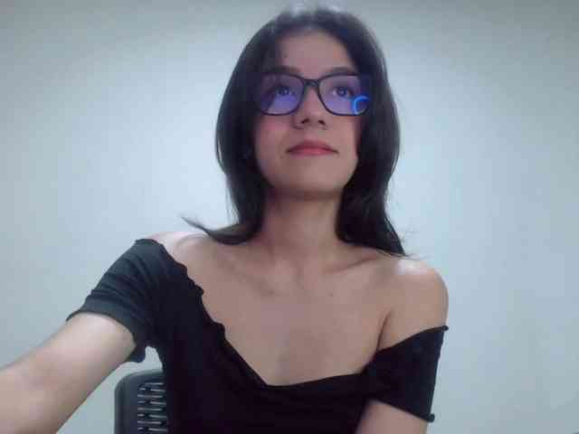 Roxy-smithh webcam