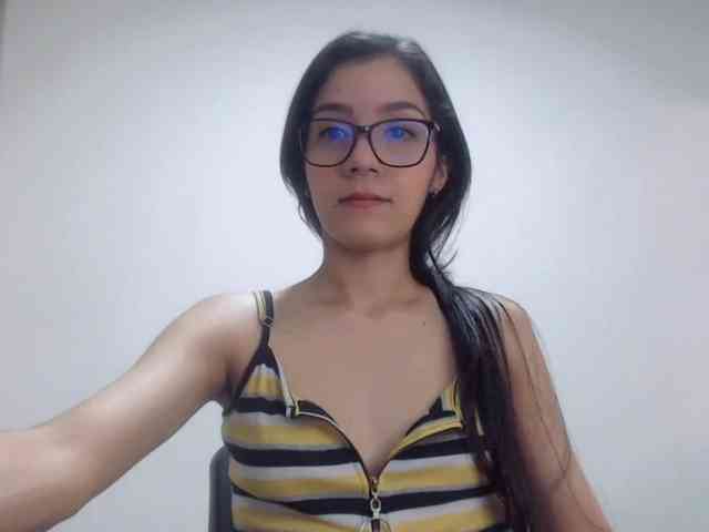 Roxy-smithh webcam