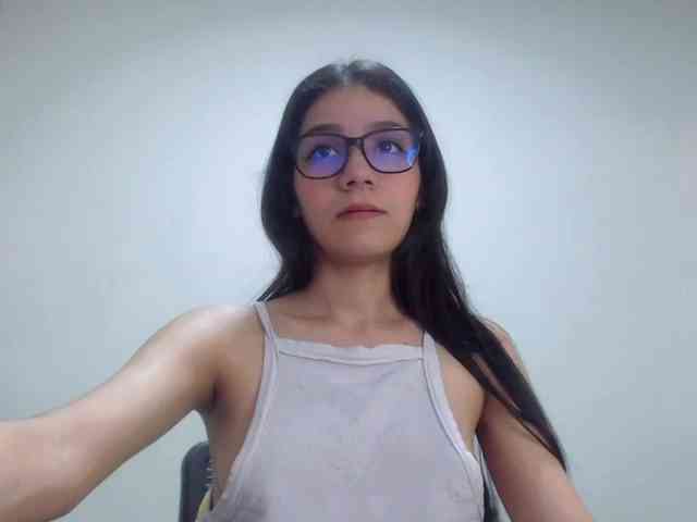 Roxy-smithh webcam