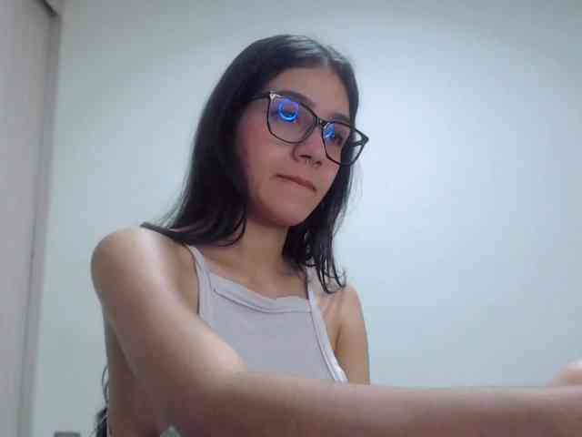 Roxy-smithh webcam