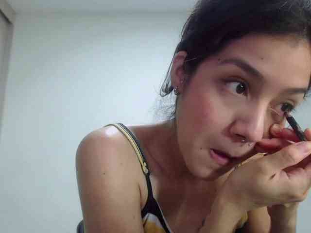 Roxy-smithh webcam