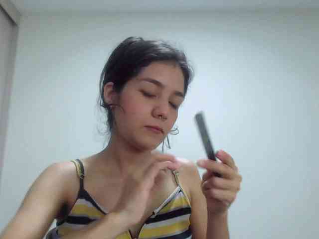Roxy-smithh webcam