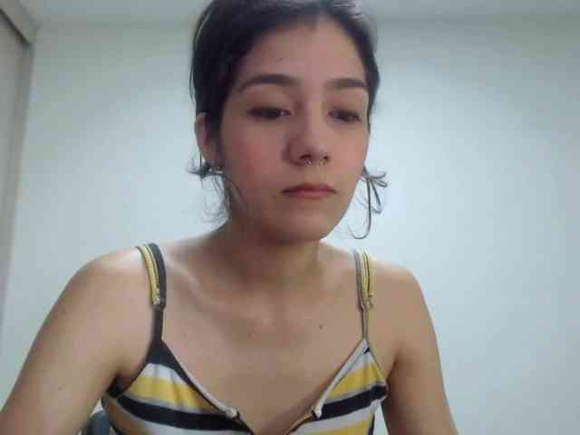 Roxy-smithh webcam