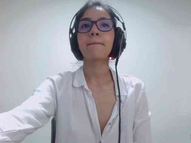 Roxy-smithh webcam