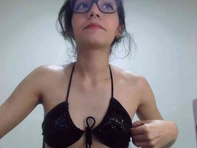 Roxy-smithh webcam