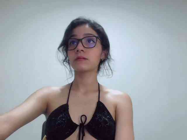 Roxy-smithh webcam