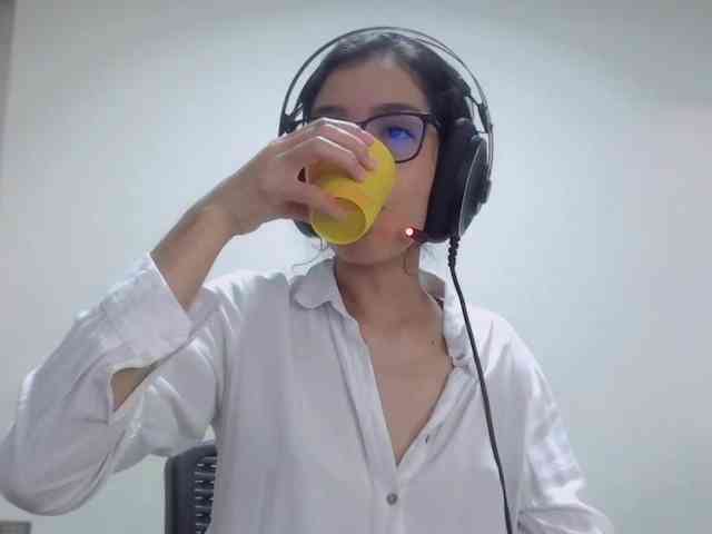 Roxy-smithh webcam