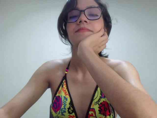 Roxy-smithh webcam