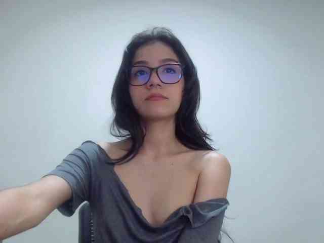 Roxy-smithh webcam