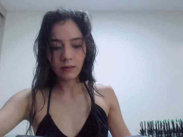 Roxy-smithh webcam