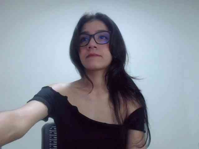 Roxy-smithh webcam