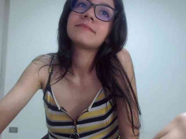 Roxy-smithh webcam