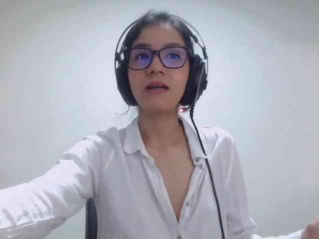 Roxy-smithh webcam