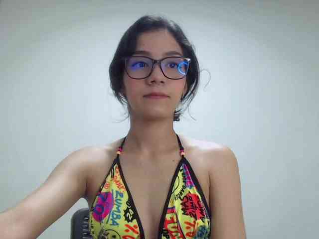 Roxy-smithh webcam