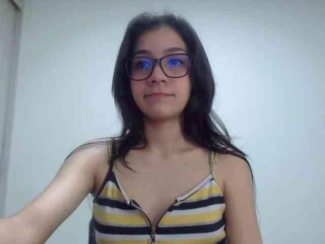 Roxy-smithh webcam