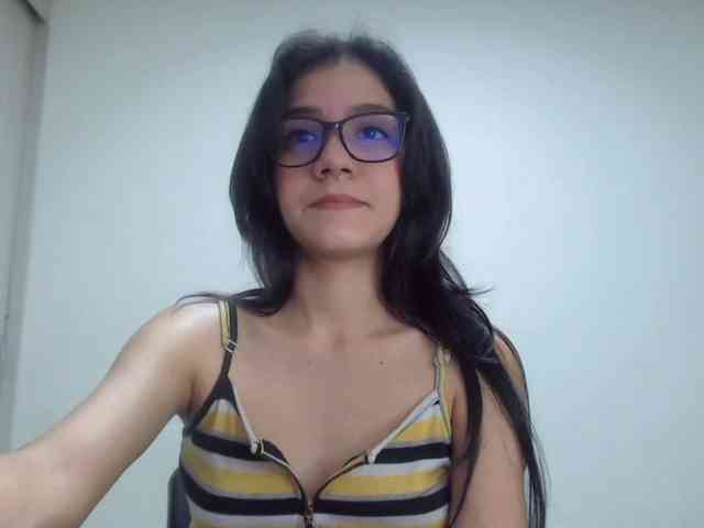 Roxy-smithh webcam
